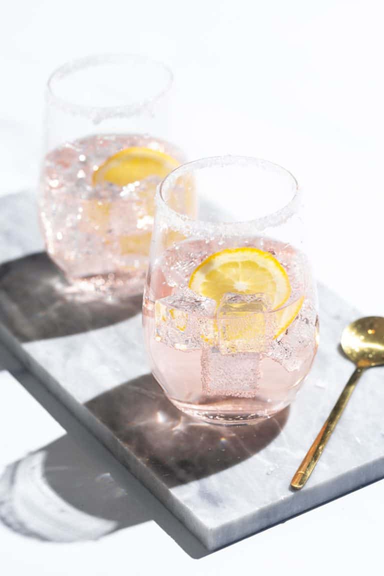 Easy Rosé Lemonade Cocktail