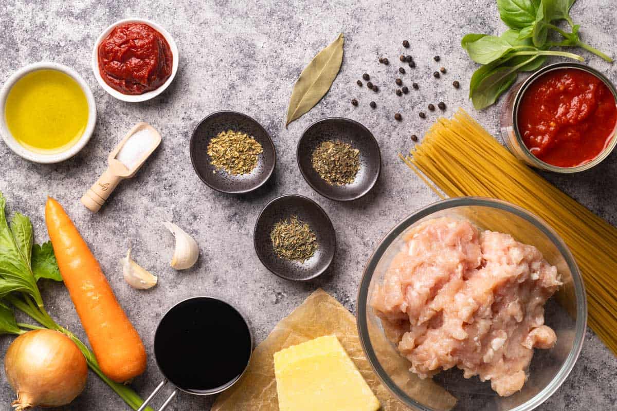 Ingredient overview for Ground Chicken Spaghetti Bolognese.